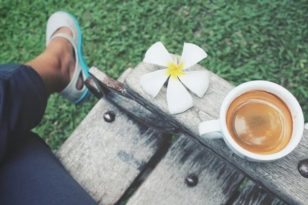 Selfie von Kaffee mit Schuhen — Stockfoto