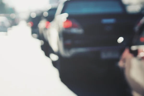 道路上の車のせいで — ストック写真