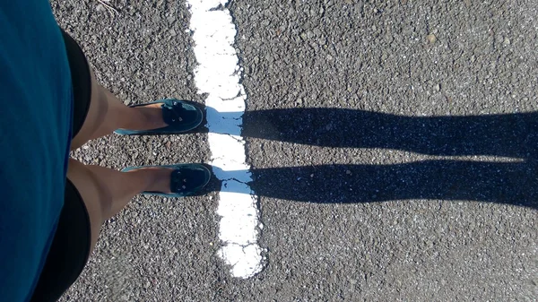 Selfie von Schuhen mit Schatten — Stockfoto