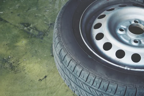 Old wheel and tire — Stock Photo, Image