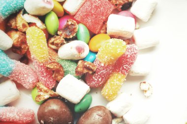 Çikolata ve krema ile karışık Cadılar bayramı şekeri