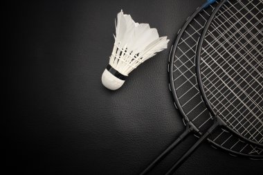 Shuttlecocks badminton raket ile