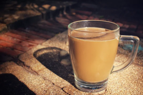 Gölgeli kahve fincanı — Stok fotoğraf