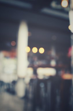 Restoran gece bulanık