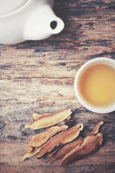 Té de Ganoderma lucidum - Seta Ling zhi . — Foto de Stock