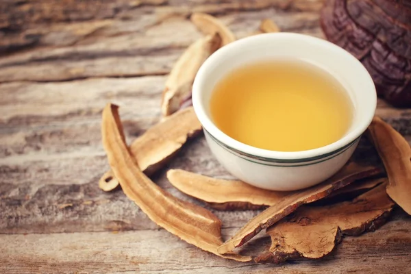 Té de Ganoderma lucidum - Seta Ling zhi . — Foto de Stock