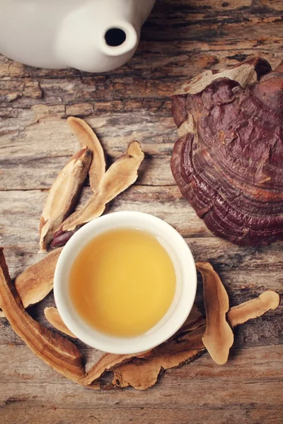 Ganoderma lucidum herbaty - Ling zhi grzyb. — Zdjęcie stockowe