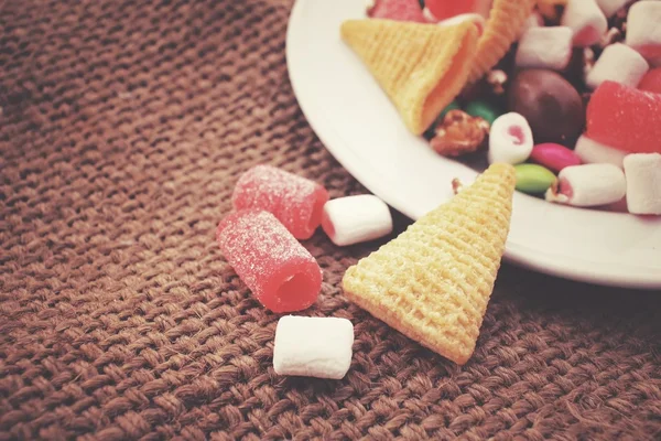 Mixed halloween candy with chocolate and marshmallow — Stock Photo, Image