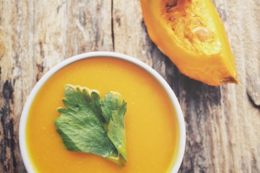 Balkabağı çorbası.