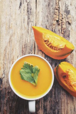 Balkabağı çorbası.