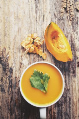 Balkabağı çorbası.