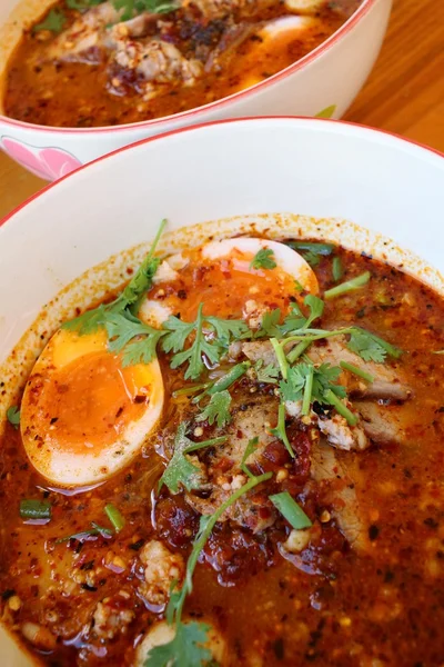 Ramen mit Chilisoße — Stockfoto