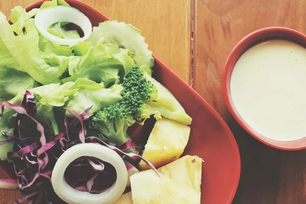 Mayonezli taze salata — Stok fotoğraf