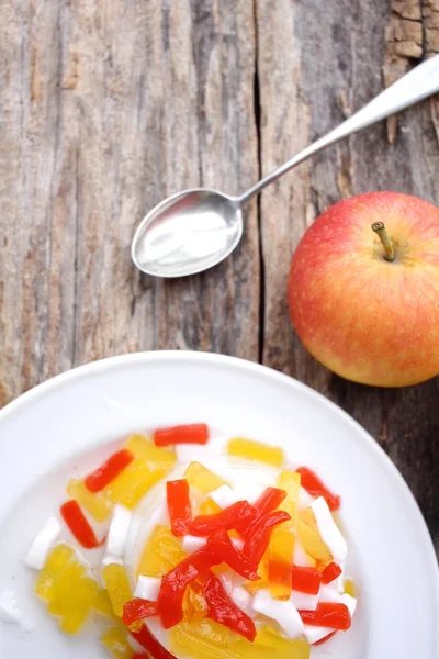 Pudding met vrucht gelei — Stockfoto