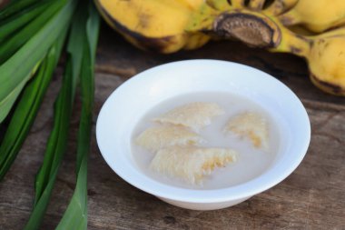 Tayland muzlu hindistan cevizli süt tatlısı