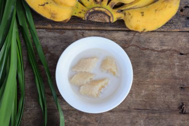 Tayland muzlu hindistan cevizli süt tatlısı