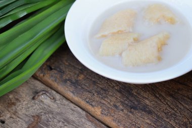 Tayland muzlu hindistan cevizli süt tatlısı