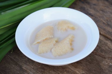 Tayland muzlu hindistan cevizli süt tatlısı