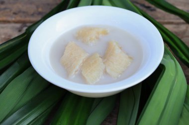 Tayland muzlu hindistan cevizli süt tatlısı