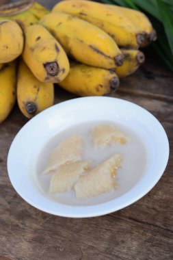 Tayland muzlu hindistan cevizli süt tatlısı