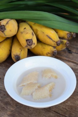 Tayland muzlu hindistan cevizli süt tatlısı