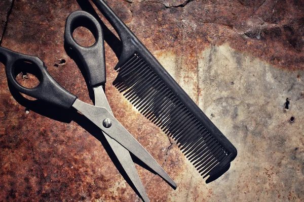 Hair cutting shears and comb with shadow — Stock Photo, Image