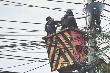 Yüksek gerilim yazı üzerine çalışma