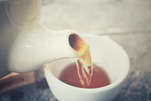 Tea pot with cup — Stock Photo, Image