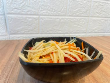 Papaya salatası baharatlı Tayland gıda