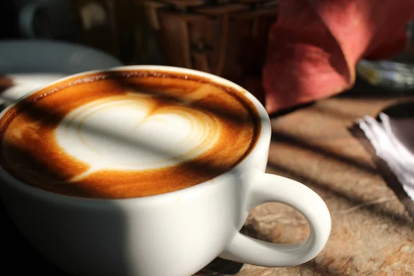 Vintage latte art koffie — Stockfoto