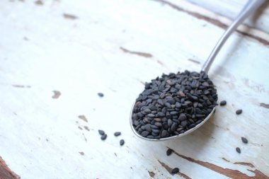 siyah ve beyaz susam tohumları