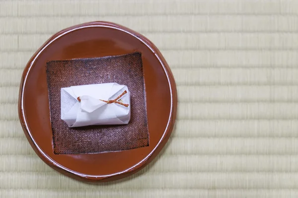 Teknik inceleme Japon geleneksel tatlı kırmızı iple şal — Stok fotoğraf