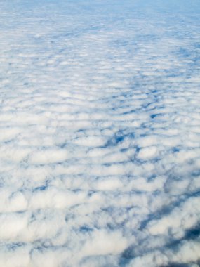 Stratocumulus bulutlar havadan görünümü