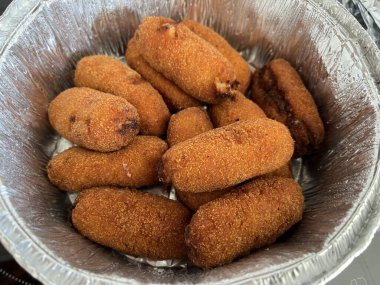 Ev yapımı kroketler (geleneksel İspanyol yemekleri)