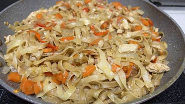 Tay tarzı noodle, pad Tay.