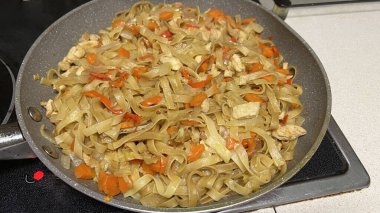 Tay tarzı noodle, pad Tay.