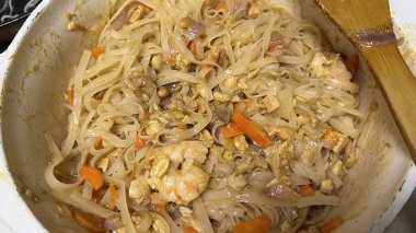 Tay tarzı noodle, pad Tay.