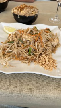 Tay tarzı noodle, pad Tay.