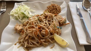 Tay tarzı noodle, pad Tay.