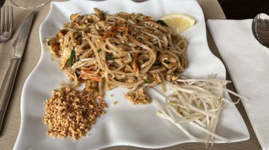 Tay tarzı noodle, pad Tay.