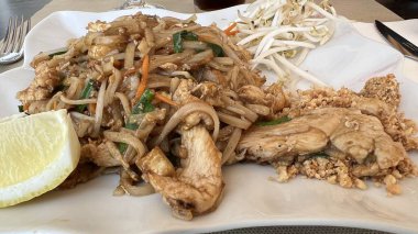 Tay tarzı noodle, pad Tay.