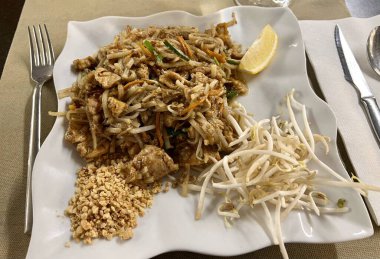 Tay tarzı noodle, pad Tay.