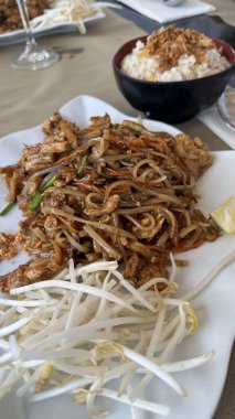 Tay tarzı noodle, pad Tay.