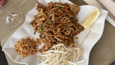 Tay tarzı noodle, pad Tay.