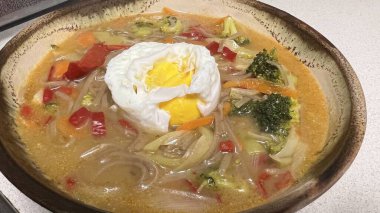 Kasede erişte çorbası..