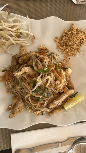 Tay tarzı noodle, pad Tay.