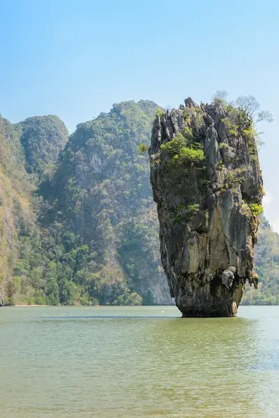 Isla James Bond o Koh Tapu en Phang Nga Bay, Tailandia —  Fotos de Stock