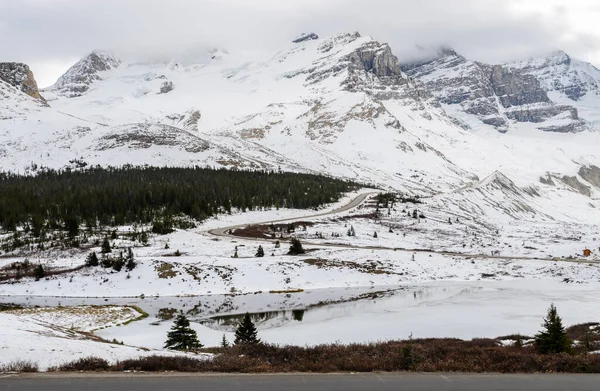 Krajina Zimní Pohled Columbia Icefield Parkway Jasper National Park Alberta — Stock fotografie