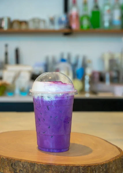 Batidos Batido Batata Doce Roxo Japonês Com Espuma Leite Servir — Fotografia de Stock