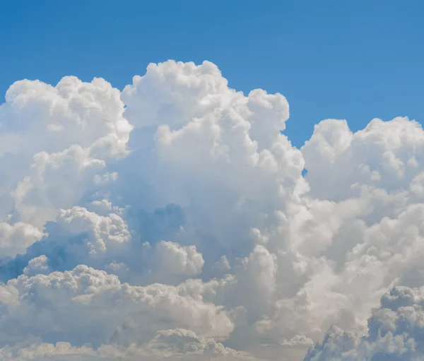 Nuvens de tempestade antes da chuva — Fotografia de Stock